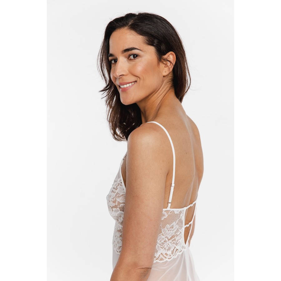Conjunto de noche blanco de encaje transparente con tanga